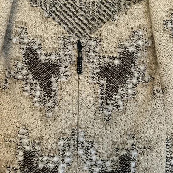 ST. JOHN “ STUNNING “ TWO PIECE EVENING WEAR 4 Worn twice Excellent Condition - Picture 3 of 13